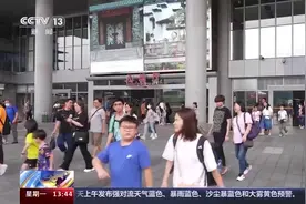 深圳口岸出入境迎高峰，深港融合消费升温图片
