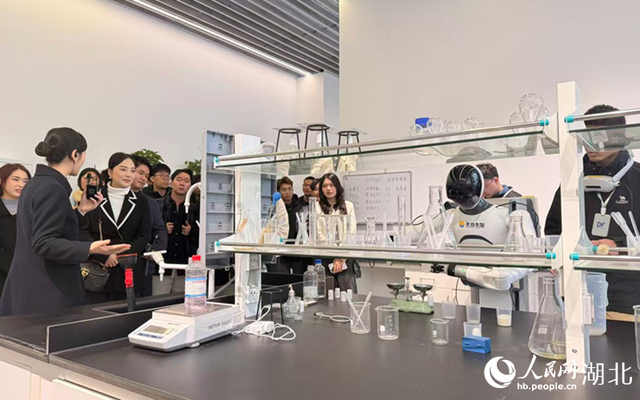 中泰青年共启科技人文交流之旅