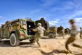 防空利箭，直扑目标……图片