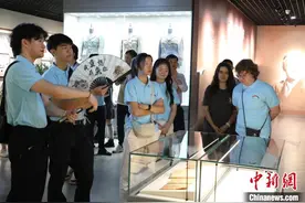 美国青年在渝“访古寻今” 以青春力量赓续中美情谊图片