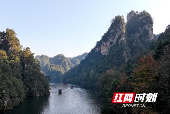 张家界市武陵源区：冬游宝峰湖 乐享山水间（组图）
