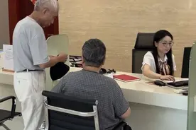 行情火，券商忙！开户量 猛增长！投资者急着找回账号密码图片