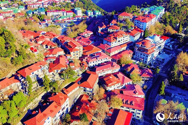 初冬庐山醉游人