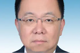 人事动态｜宋明杰已任青岛市委常委、秘书长图片