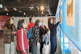 “北京印象”胡同市井风情摄影展在海淀区图书馆（北馆）开启图片
