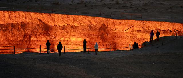 申然：探秘“地狱之门”