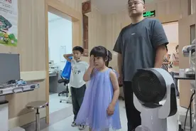 暑假将至，眼科门诊迎来就诊小高峰图片