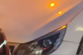 青岛好人丨网约车司机路上突然昏迷抽搐，她跪在车里进行心肺复苏图片