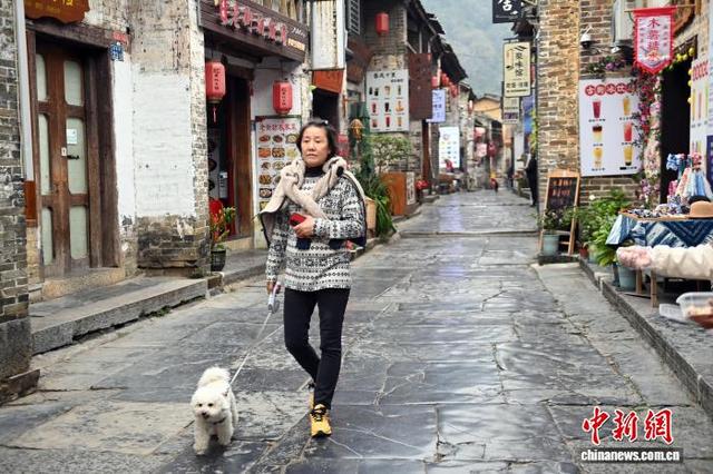 广西贺州黄姚古镇：青石板上的水墨诗篇