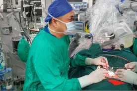 78岁阿尔茨海默病患者手术后认出家人，主刀医生：要慎重，在临床研究不适用所有患者图片