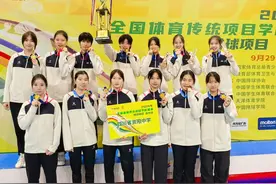 国庆假期九战全胜！四川资阳中学女排再夺全国冠军图片