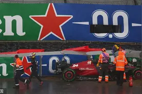 F1荷兰站，维斯塔潘九连冠，周冠宇撞墙退赛图片