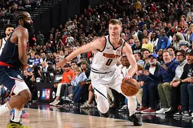 布劳恩：永不会忘记去年抢七不敌森林狼 手机的屏保就是那场比赛图片