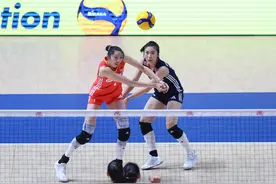 （体育）（18）排球——世界女排联赛（中国北京站）：中国队对阵土耳其队图片