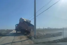记者十公里跟踪工程车倾倒垃圾，六个月两次举报垃圾堆越来越多！村外的垃圾啥事能清走？图片