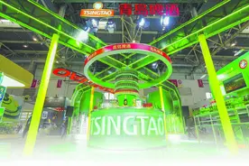 青岛啤酒：全球采购  中国质造  世界共享图片