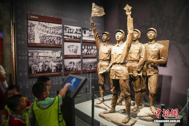 （抗战胜利80周年）广西南宁：抗战主题展迎来参观潮