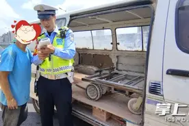 记者随警直击！看万家丽高架面包车违规载货整治现场图片