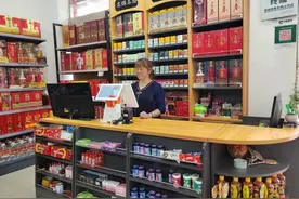乡镇小店“变形记”图片