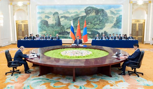 习近平主持中俄蒙元首第七次会晤