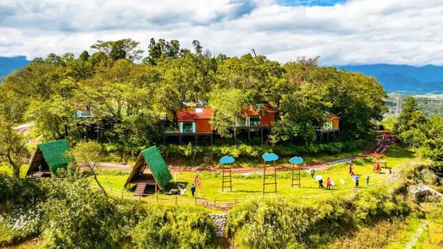 探索之旅 | 漫步天皇寺、探访砂陶坊!跟着大理“喜林苑”创始人林登游越西