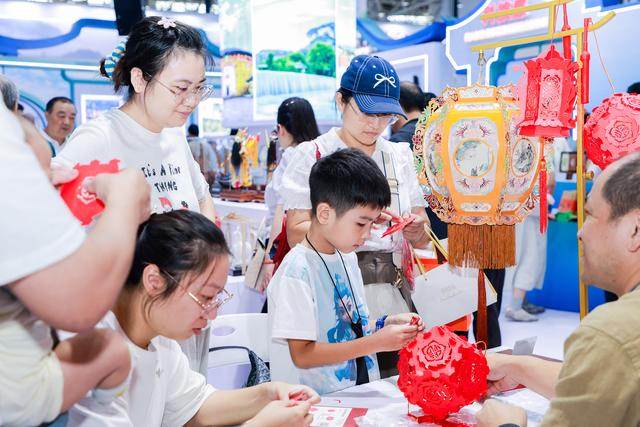 “清新福建·闽山闽水物华新” 展示新形象 提升影响力——福建文旅参加2025中国文化旅游产业博览会