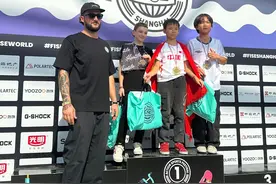 热爱成就奇迹！深圳12岁小轮车少年两月摘三金图片