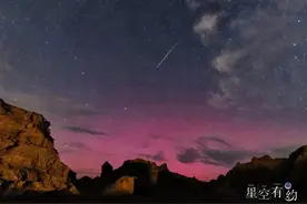 美翻了！当极光“邂逅”流星雨图片