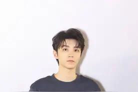 王俊凯复刻“别催”名场面，呼吁“别错过在影院看核潜艇的机会”图片