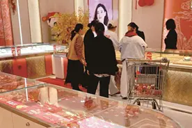 国际金价再创新高！理财师提醒→图片