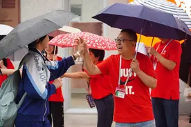 新华全媒+｜护航梦想 让考生迈好关键一步——2024年高考首日见闻图片