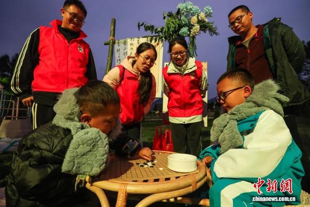 贵州绥阳：诗潮市集助力夜间消费
