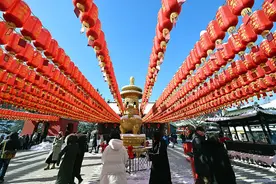 大年初二迎出游峰值：景点再现“人从众”，上海北京广州成假期前两天热度最高城市图片