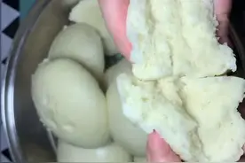 蒸馒头时，有人加醋，有人加碱都错了，教你正确方法，软香蓬松图片