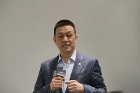 直击2025上海车展 | 蔚来李斌谈乐道换帅：沈斐是一个愿意下笨功夫的人图片