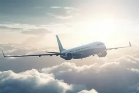 山航飞机大雪纷飞中“硬核降落”，提前20多分钟抵达！业内人士：正常图片