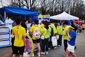 武汉首发汉马周边产品定制小程序 可现场“打印”带走 或一键定制邮寄到家图片