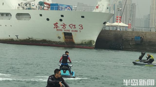这里是青岛｜从13岁到53岁都能玩，青岛摩托艇骑手跨海穿越，展现水上运动魅力