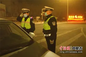 包头：“沙”势汹汹 “警”色不变图片
