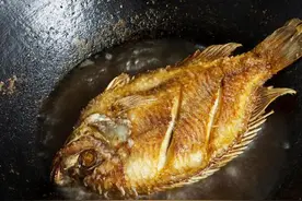 不管煎啥鱼，直接下锅就“废了”，掌握3个妙招，鱼肉不腥不破皮图片