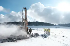 近万名建设者坚守一线 春节期间雅砻江流域清洁能源项目建设“马力全开”图片