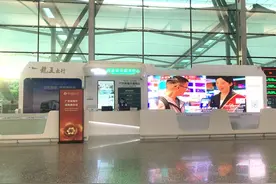 即办即取！广交会境外采购商办证点首次进驻白云机场图片