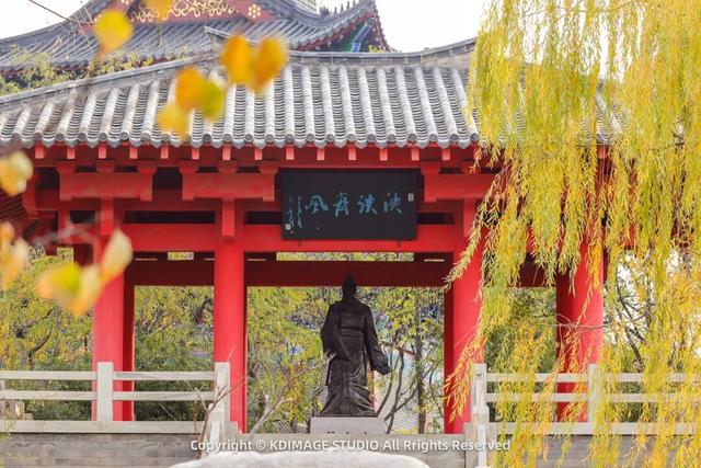 趵突泉涌玉龙，青石板映唐宋灯火，济南版“江南”在此