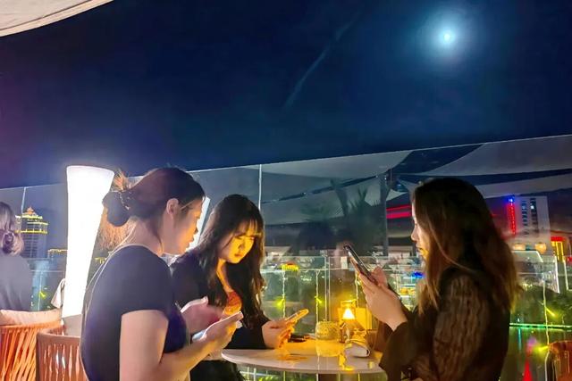 8天，42万人次，近4亿元！临翔双节假期旅游热