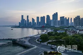 亿元写字楼拔地而起 青岛发力楼宇经济持续向高空要效益图片
