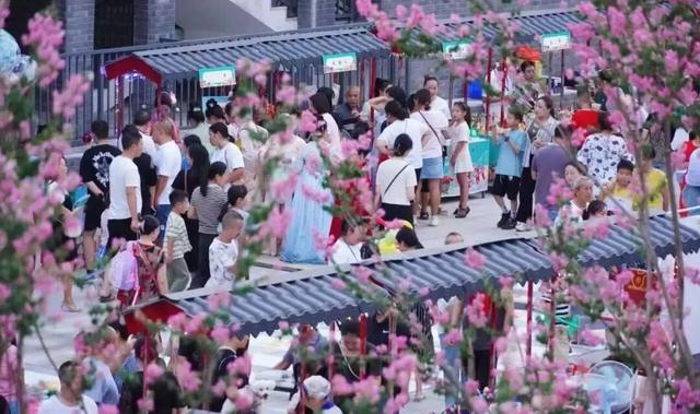 10月3日，充国里·有机生活街区！2025年南充市国庆中秋文旅消费大舞台激情上演！