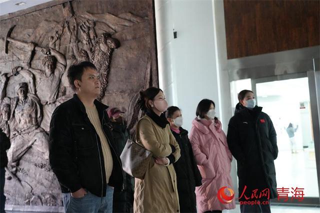 一条路与一座城的七十年