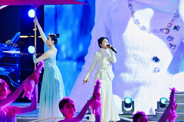 高端专访｜以山水为幕，以光影为笔，用电影叙事绘就巴蜀文旅新画卷    “电影人公益示范行”中国影协文志愿服务走进四川绵阳梓潼！