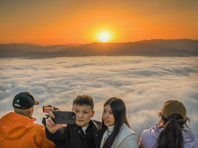 福地怀化·风物季｜云海流金醉洪江——洪江区密岩尖观日出掠影