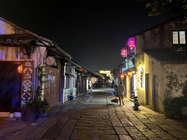 南浔夜韵：灯火与民生共绘新篇